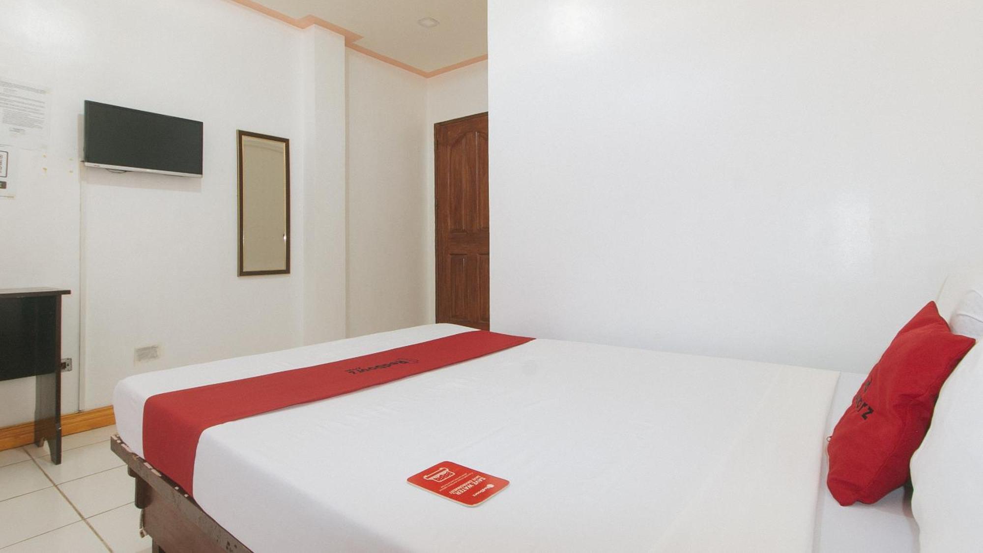 Reddoorz At Coco Grove Tourist Inn Panglao Exteriör bild
